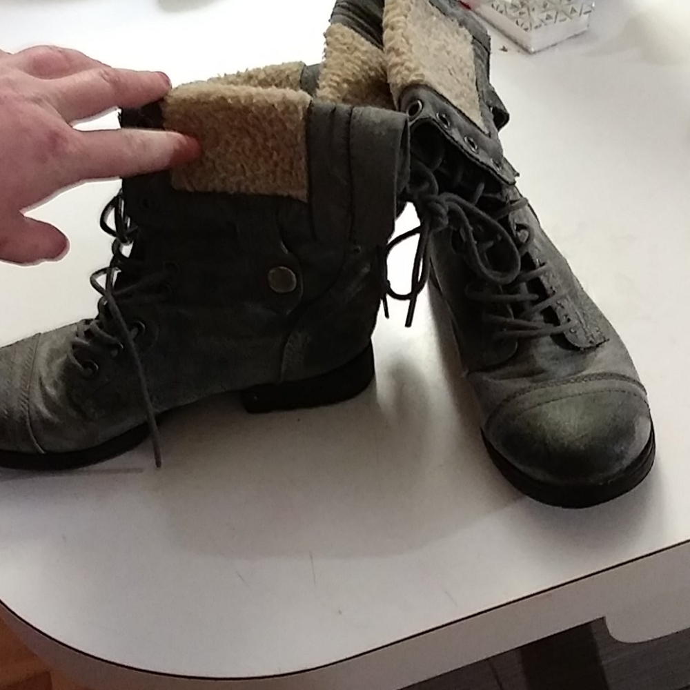 Bongo boots